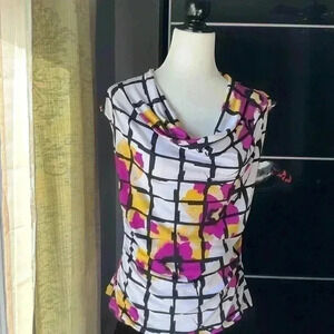 🔥2/30$🔥Beautiful top. Very  versatile